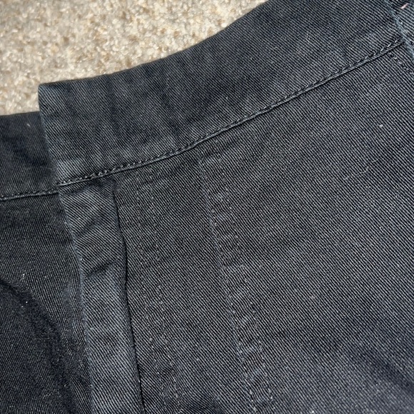 Black cargo shorts - Picture 3 of 5